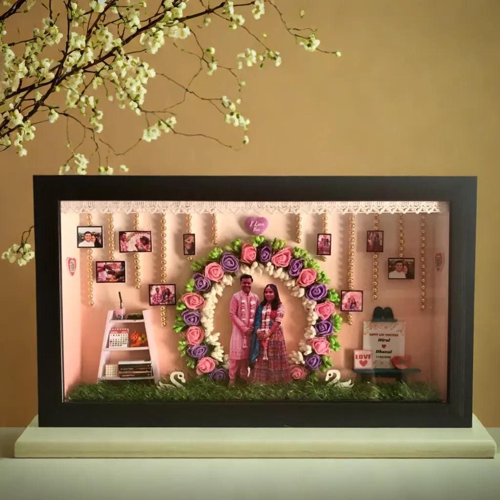 MINIATURE MARRIGE FRAMES